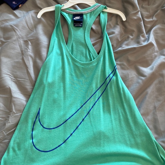 NIKE Swoosh Tank - Picture 1 of 2